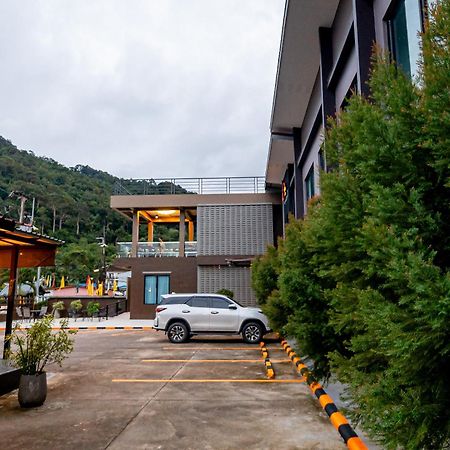 Tobedzz Hotel Ranong Buitenkant foto
